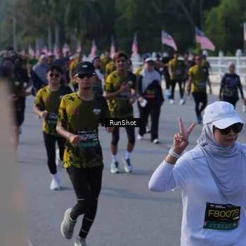 Runner Photo 7128012