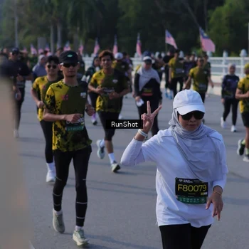 Runner Photo 7128013