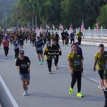 Runner Photo 7128070