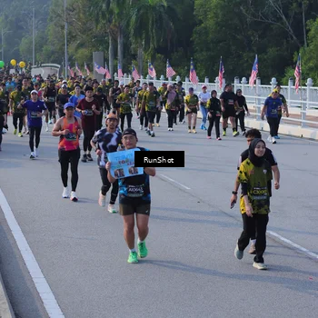 Runner Photo 7128111