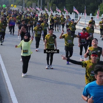 Runner Photo 7128352