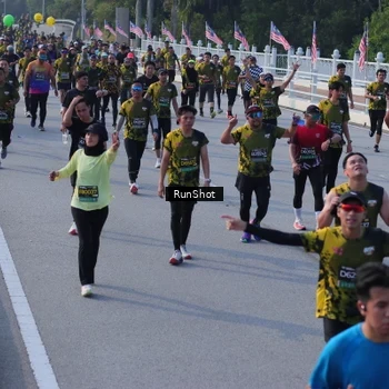 Runner Photo 7128353