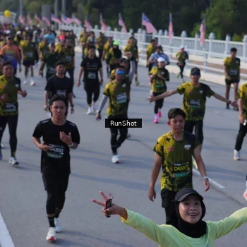 Runner Photo 7128389