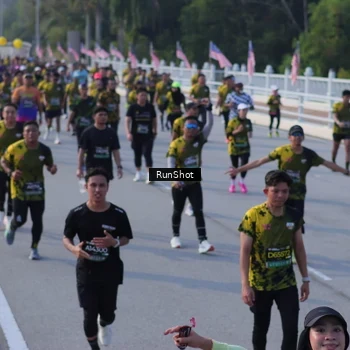 Runner Photo 7128392