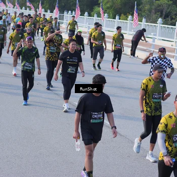 Runner Photo 7128430
