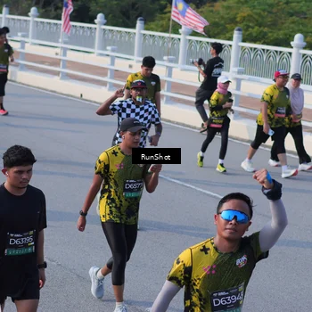 Runner Photo 7128453