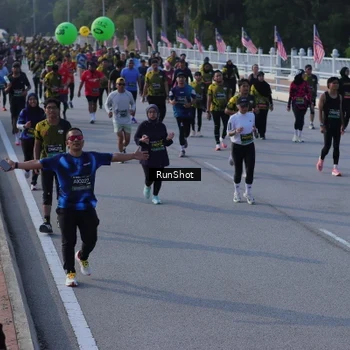 Runner Photo 7128673