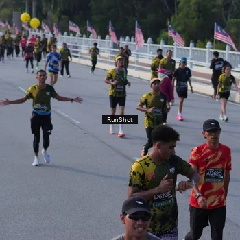 Runner Photo 7128855
