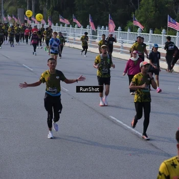 Runner Photo 7128860