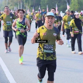 Runner Photo 7128873