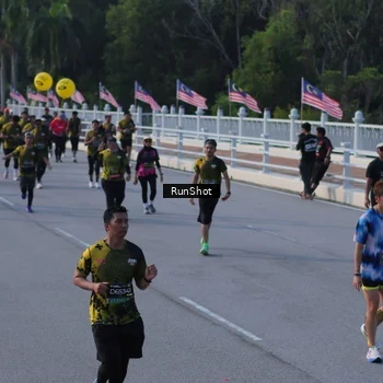Runner Photo 7128937