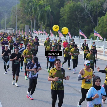 Runner Photo 7129004