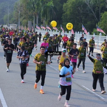 Runner Photo 7129016