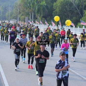 Runner Photo 7129019
