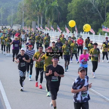 Runner Photo 7129021