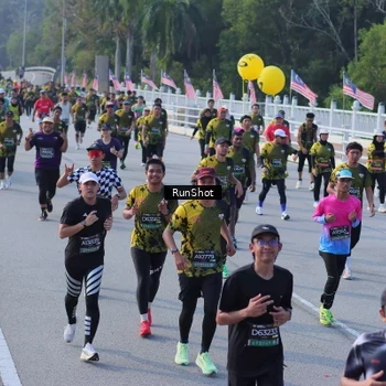 Runner Photo 7129036