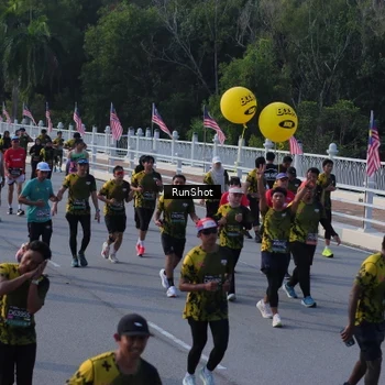 Runner Photo 7129115