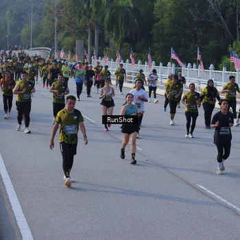 Runner Photo 7129247