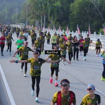 Runner Photo 7129335