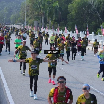 Runner Photo 7129336