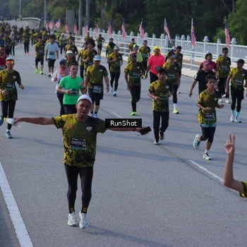 Runner Photo 7129352