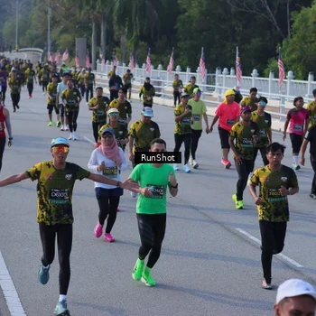 Runner Photo 7129368