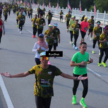 Runner Photo 7129372