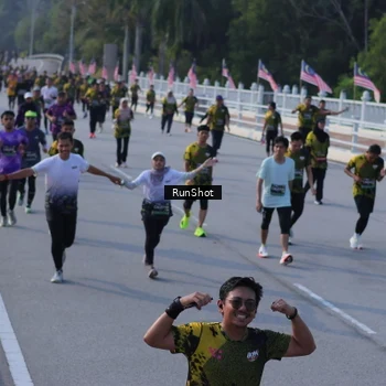 Runner Photo 7129452