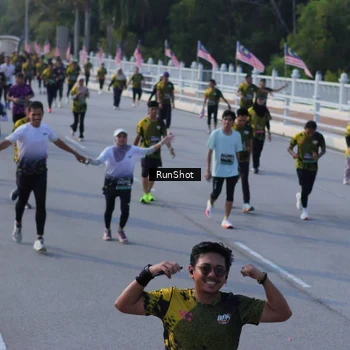 Runner Photo 7129457