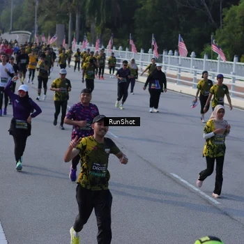 Runner Photo 7129535