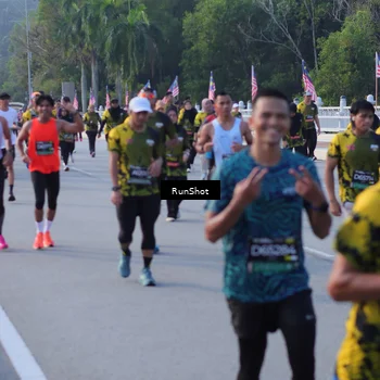 Runner Photo 7130035