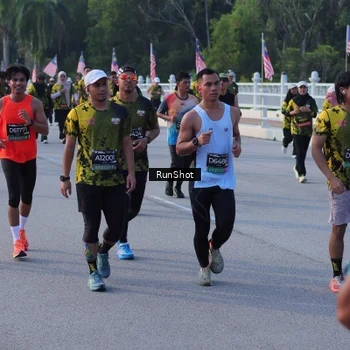 Runner Photo 7130304