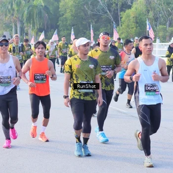 Runner Photo 7130313