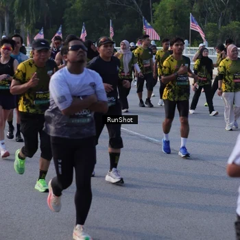 Runner Photo 7130945