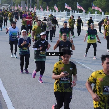 Runner Photo 7131875