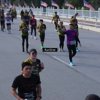 Runner Photo 7132000