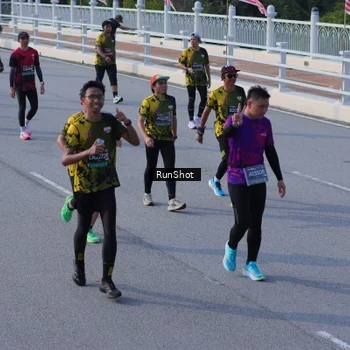 Runner Photo 7132034