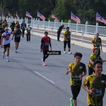 Runner Photo 7132043