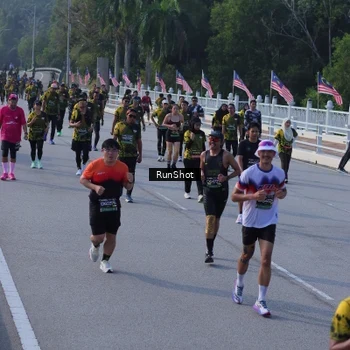 Runner Photo 7132064