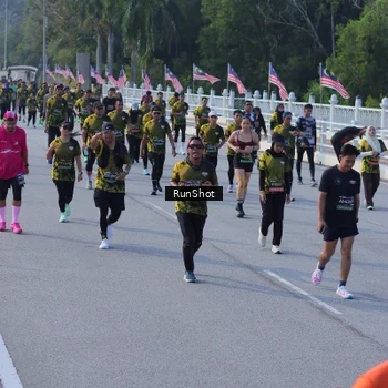 Runner Photo 7132100