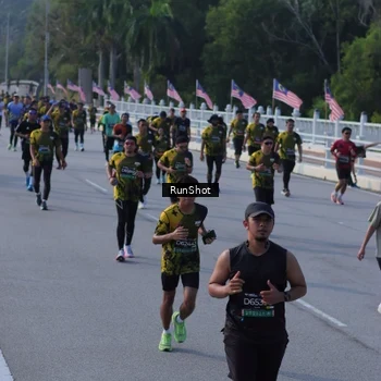 Runner Photo 7132257