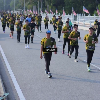 Runner Photo 7132330