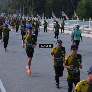 Runner Photo 7132375
