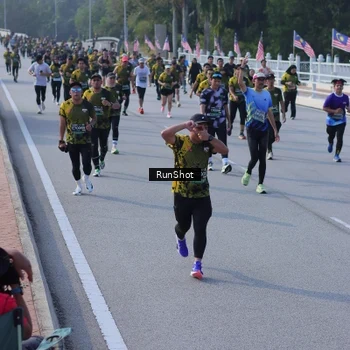 Runner Photo 7132425