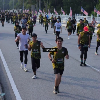 Runner Photo 7132505