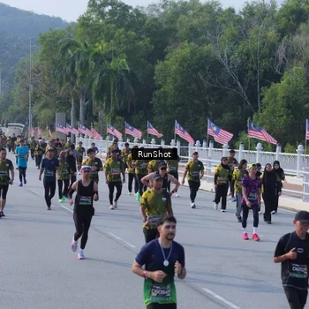 Runner Photo 7132675