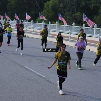 Runner Photo 7133005