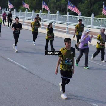 Runner Photo 7133011