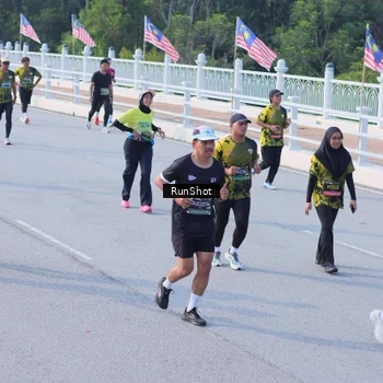 Runner Photo 7133035