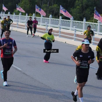 Runner Photo 7133040